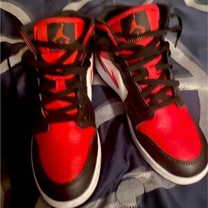 Jordan’s 1’s red